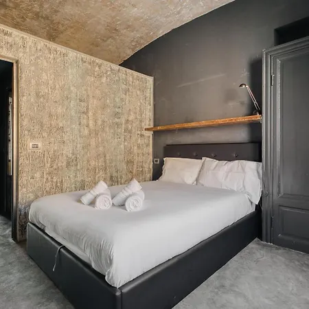 Nyc-style Industrial On Navigli 아파트