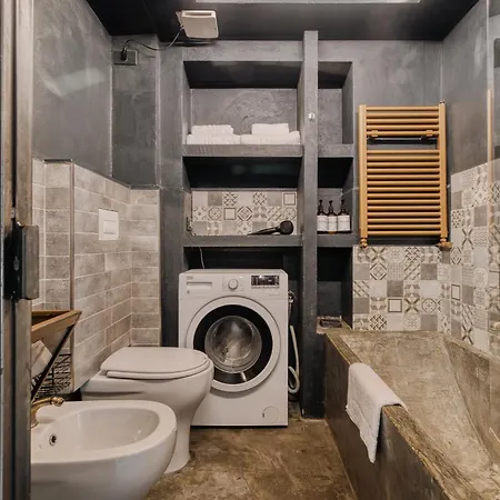 Nyc-style Industrial On Navigli 아파트 *