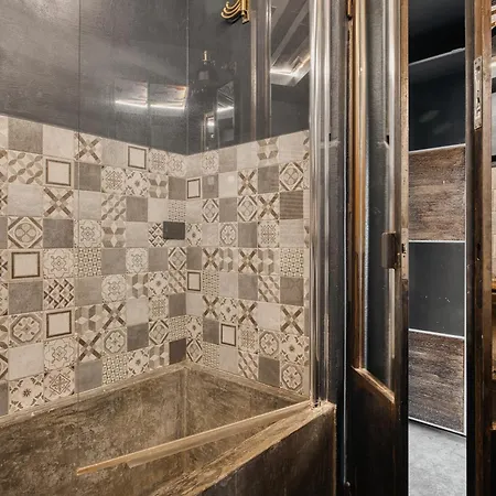 Nyc-style Industrial On Navigli 밀라노