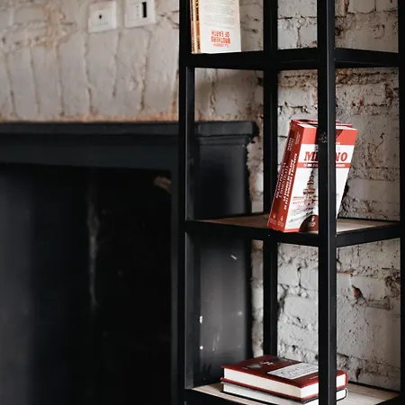 Nyc-style Industrial On Navigli 아파트