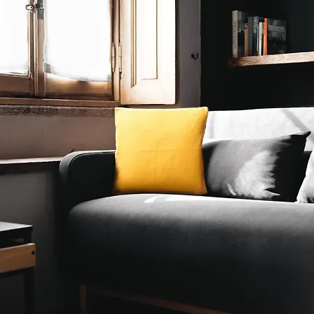 Nyc-style Industrial On Navigli 아파트 *