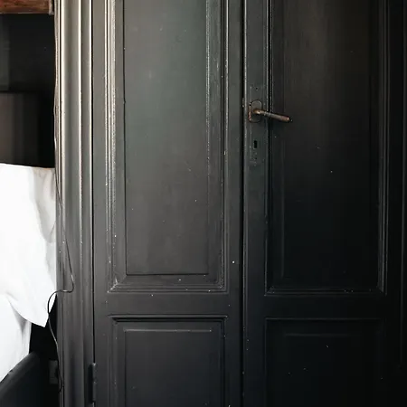 Nyc-style Industrial On Navigli 아파트 *