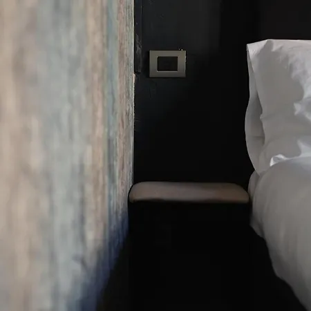 Nyc-style Industrial On Navigli 아파트 *